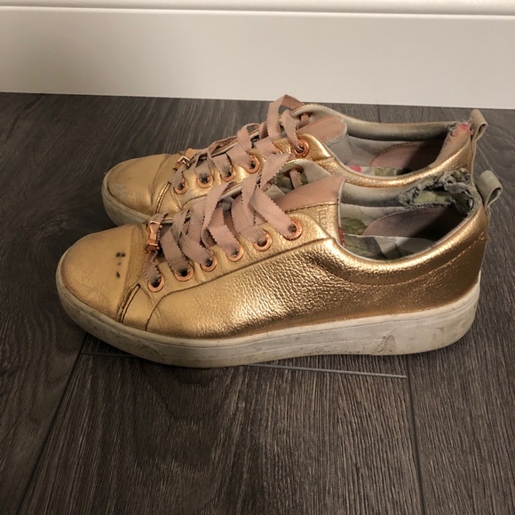 Ted Baker Rose Gold Sneaker size 6.5 (VERY WELL WORN) - Picture 5 of 8
